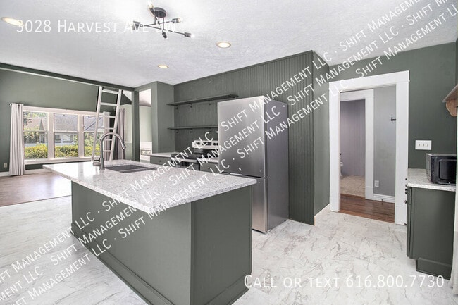 Building Photo - 3028 Harvest Ave SW