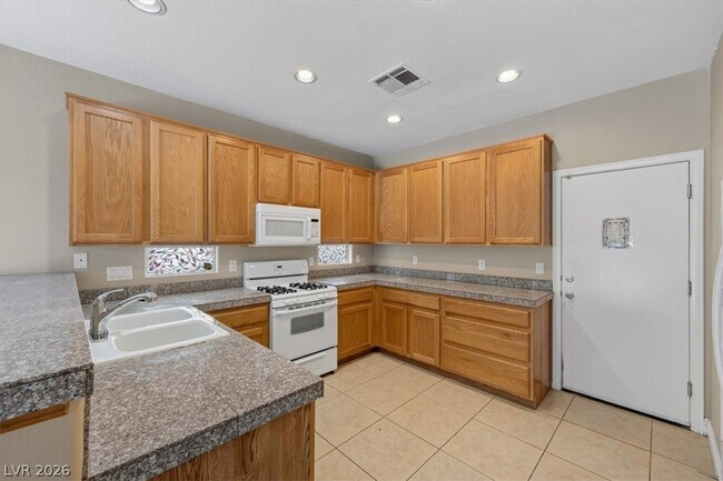 Building Photo - 11223 Dahlia Grove St