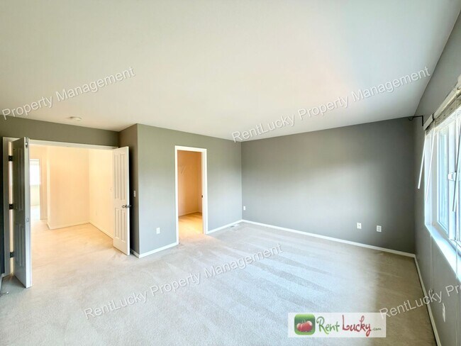 Building Photo - Beautiful 4 Bedroom Home in Lakeland Hills! High Ceilings, Natural Light, and Generous Layout!