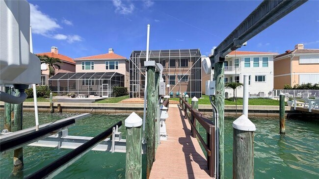Building Photo - 218 Sand Key Estates Dr