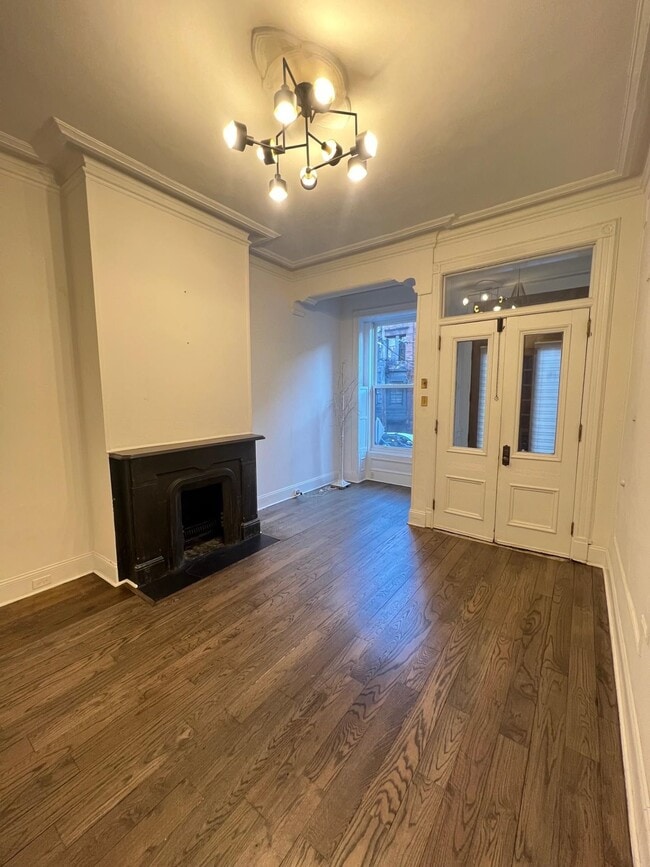 Building Photo - 122 Mercer St