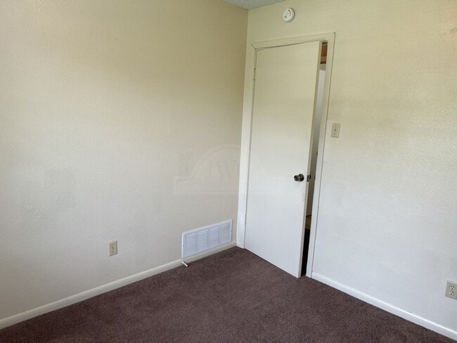 Building Photo - 821 Michelle Dr