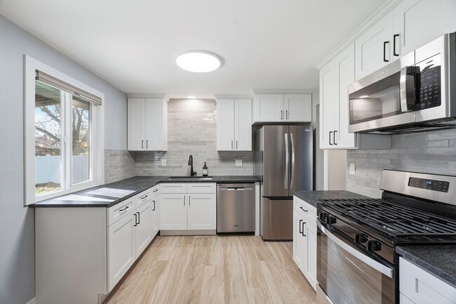 Building Photo - 14516 E Mallon Ave