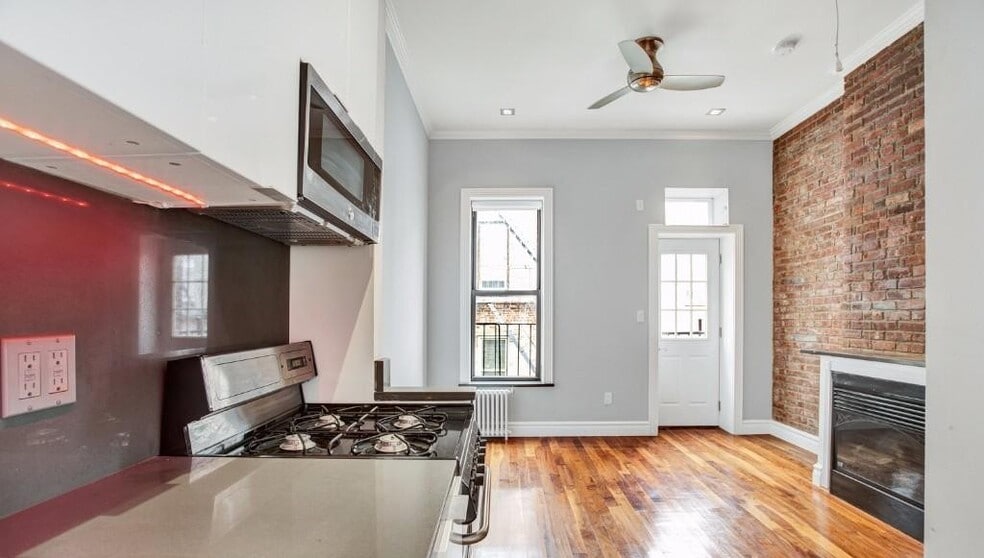 Building Photo - 53 Leroy St