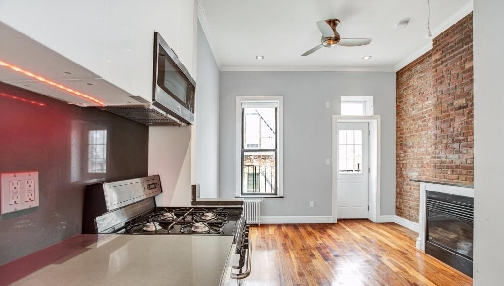 Building Photo - 53 Leroy St