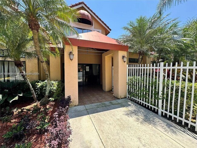 Building Photo - 10581 SW 155th Ct