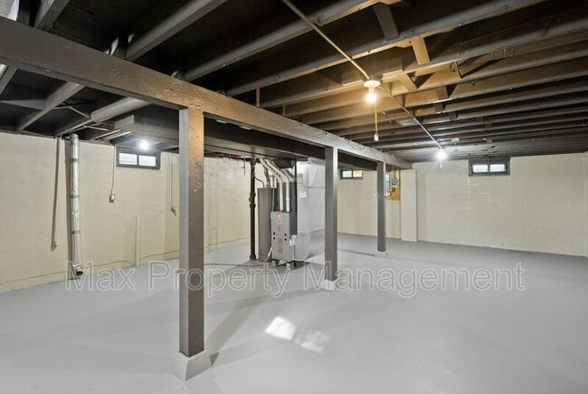 Building Photo - 121 Thornton Ave