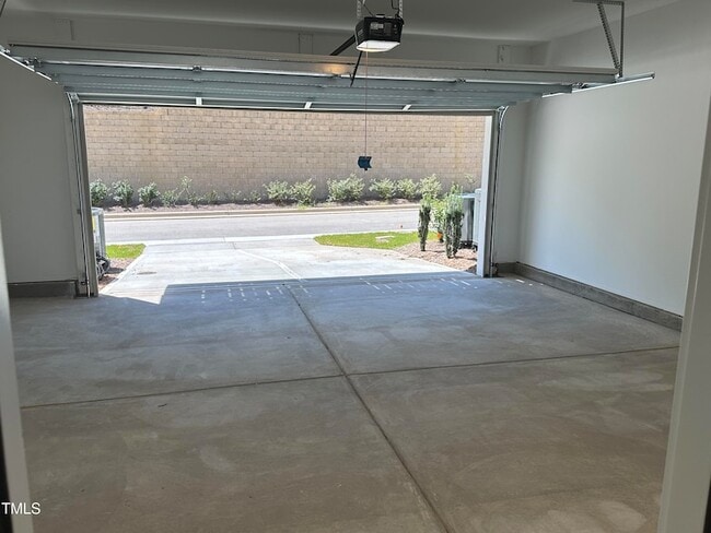 Building Photo - 2806 Kempthorne Rd