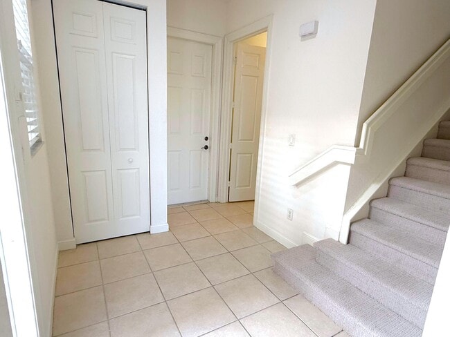 Building Photo - 685 Pacific Grove Dr