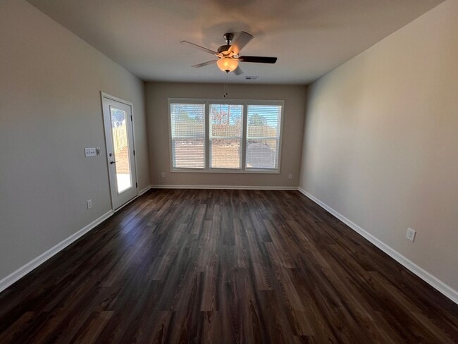 Building Photo - 820 Justify Lp
