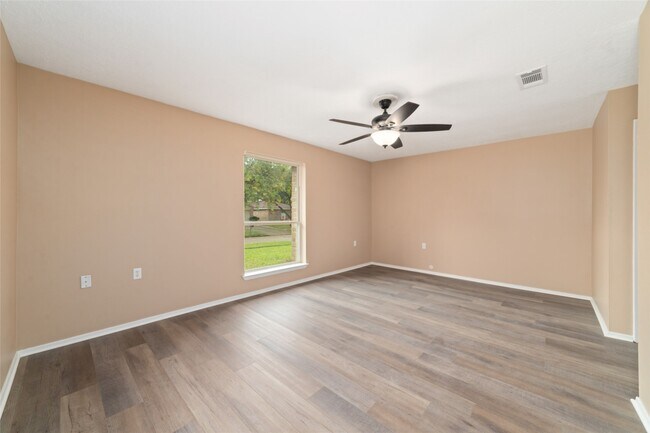 Building Photo - 14250 Laffite Dr