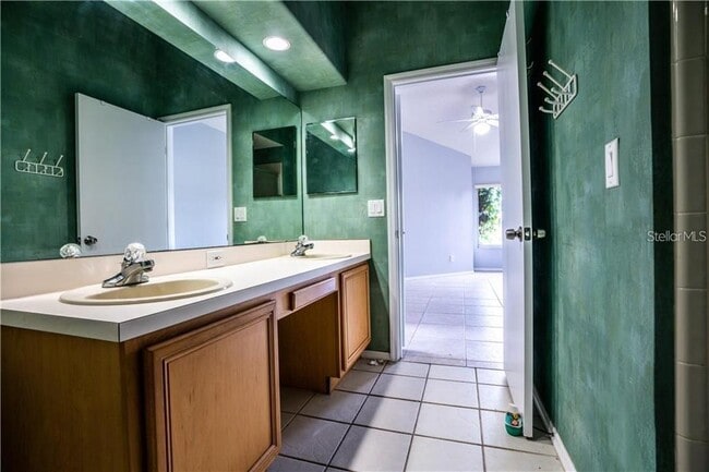 Building Photo - 13246 Summerton Dr