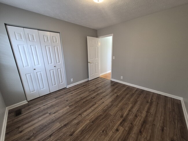 Building Photo - 307 Chiswick Ct