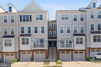 Building Photo - 45818 Winding Branch Terrace