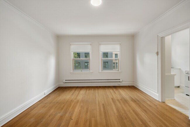 Building Photo - z-103125-Campus Apartments