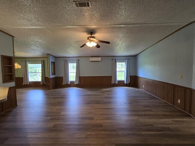 Building Photo - 12454 Cumberland Rd