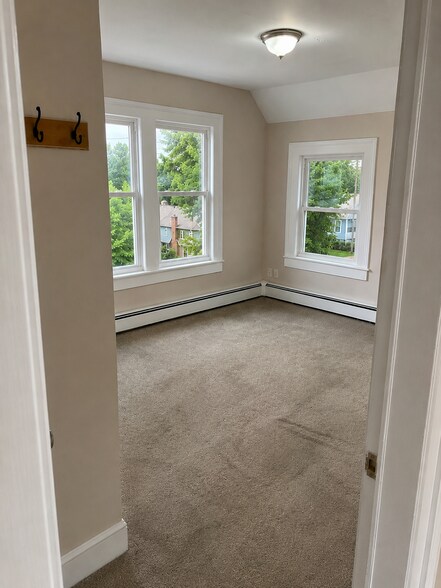 Building Photo - 405 Bellevue St