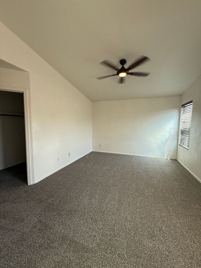 Building Photo - NEW CARPET! 3 Bed / 2 Bath Single Family Home – Spacious, Upgraded & Great Location!