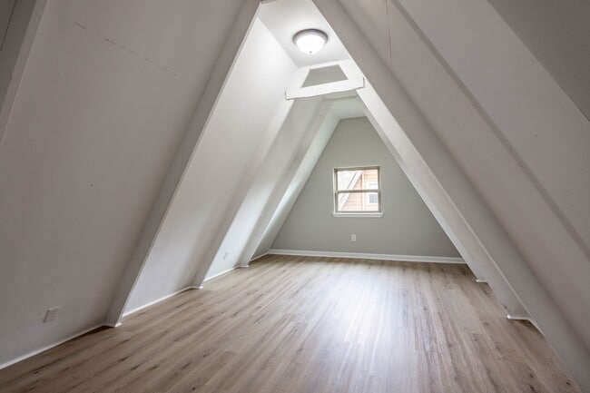 Building Photo - 90 Park St