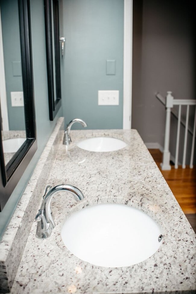 Building Photo - 1449 Jill Dr