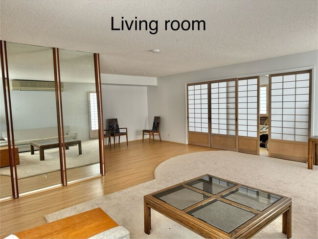 Building Photo - Newtown Estates, 3 bdrm, 2 bath, 2 car enc...