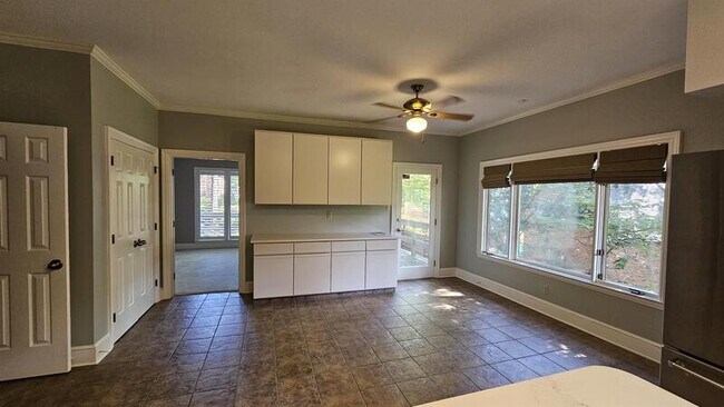 Building Photo - 8486 Hunters Forest Cove