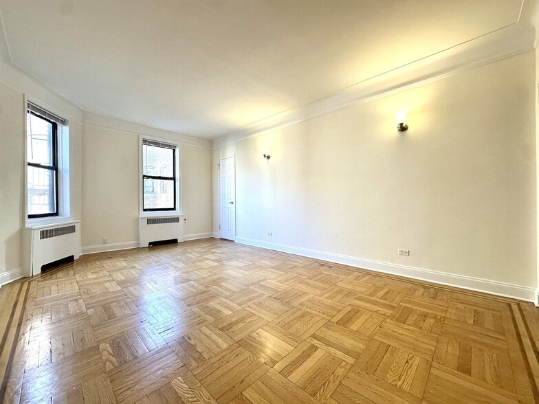 Primary Photo - 615 W 172nd St