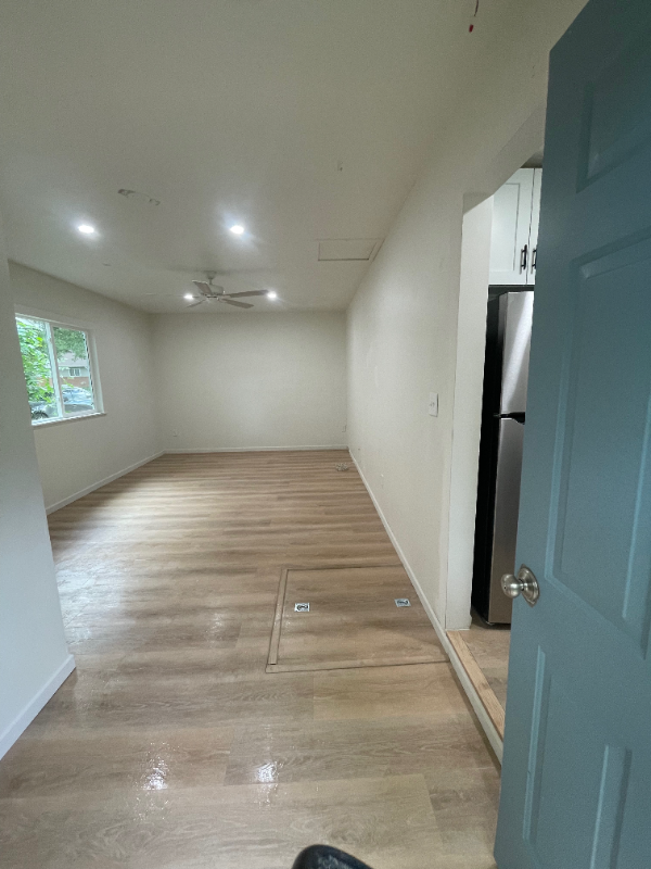 Building Photo - 2405 Tamarac Dr