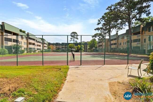 Building Photo - Move-In Ready 2 Bedroom Condo – Steps from Port Royal Sound - Available Now!