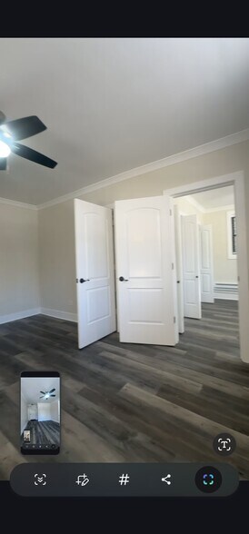 Building Photo - 3824 N Greenview Ave