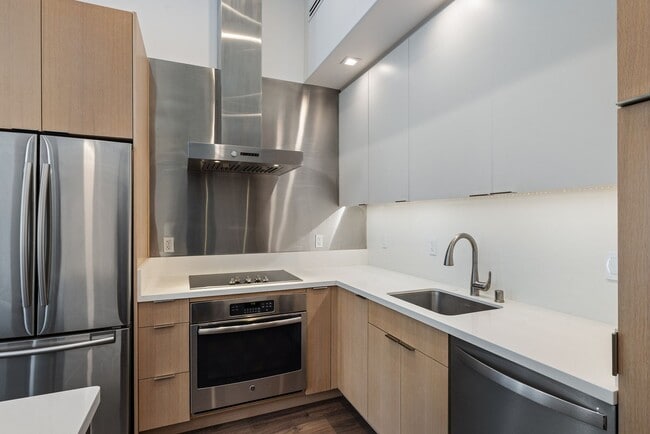 Building Photo - Historic Charm with Live-Work Flexibility in Downtown Honolulu