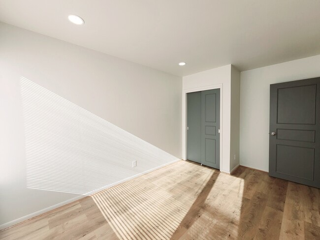 Building Photo - Drummond Flats