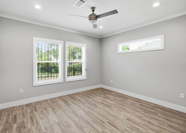 Building Photo - Modern 3 Bedroom Home Minutes from Downtown San Antonio