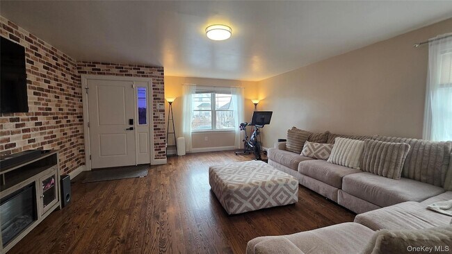 Building Photo - 62 Gibson Pl