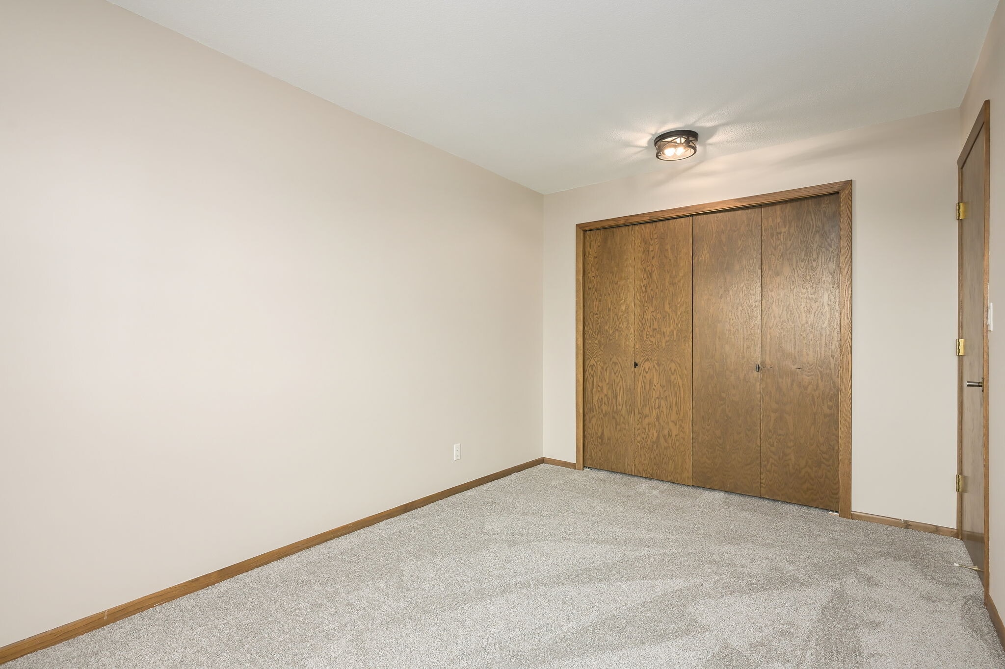 Building Photo - 410 Groveland Ave