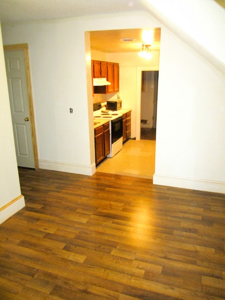 Building Photo - 2615 Polk St NE