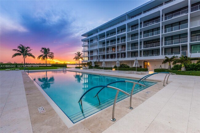 Building Photo - 2784 S Ocean Blvd