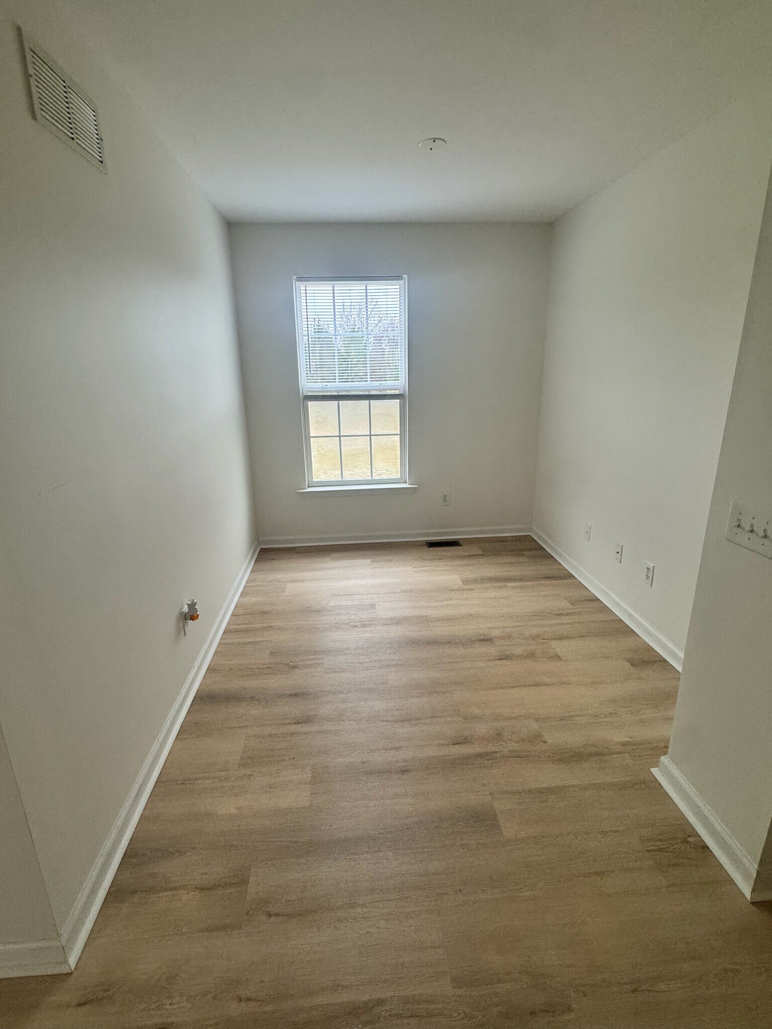 Building Photo - 1496 Artisan Ct