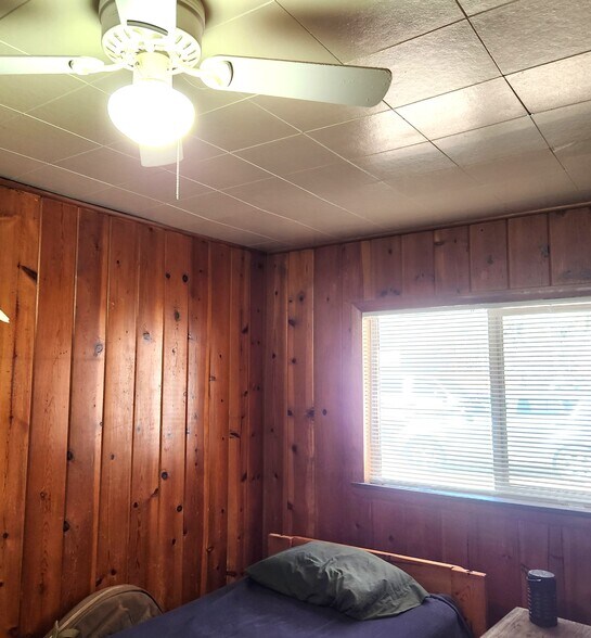 Building Photo - 10370 Ute Pass Ave