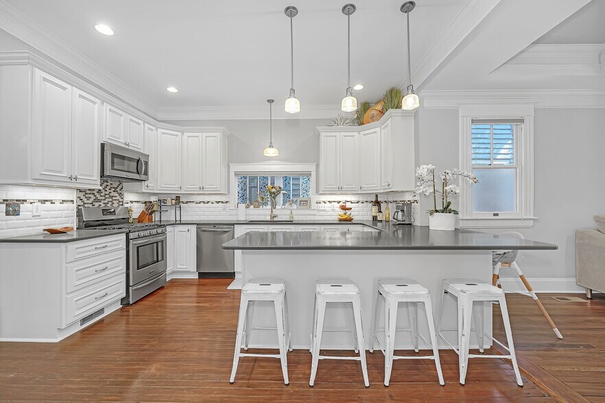 Building Photo - 312 N 5th Ave