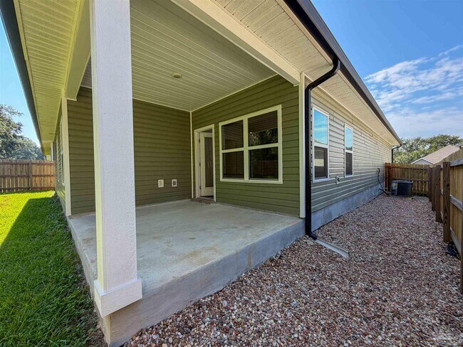 Building Photo - 220 Camellia Dr