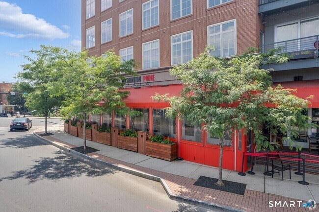Building Photo - 10 Haviland St