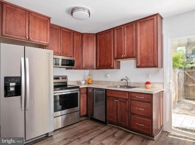 Building Photo - 1468 Lowell Ct