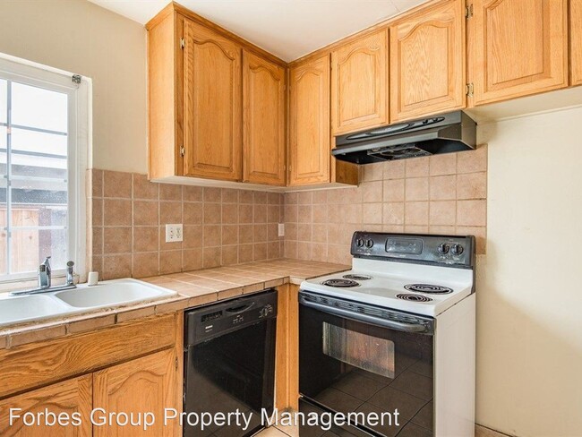 Building Photo - 3 br, 1.5 bath Apartment - 407 Don Carlos Ct