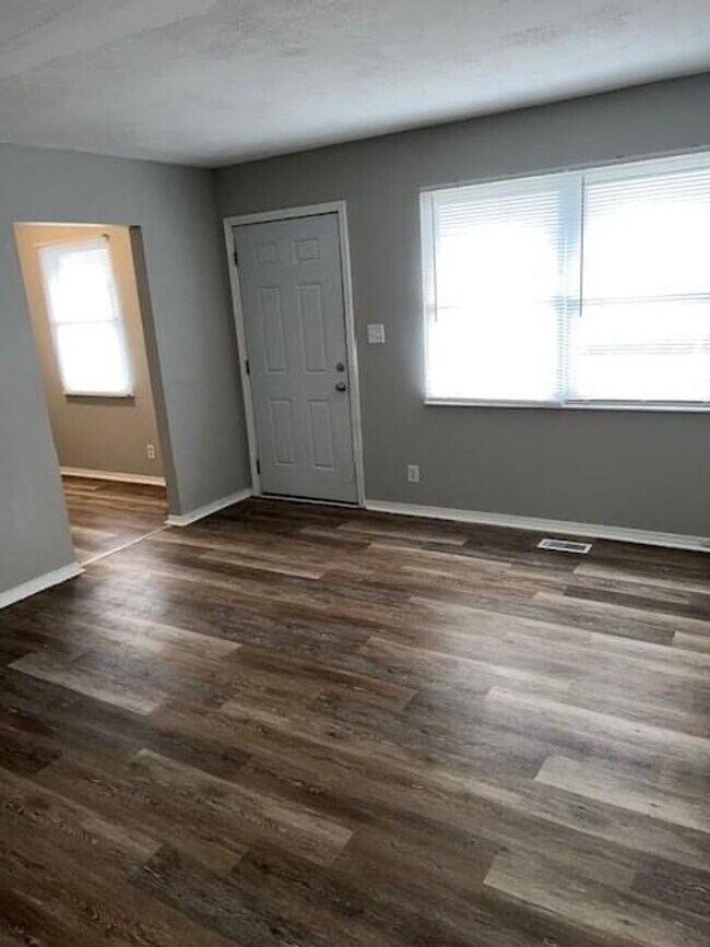 Building Photo - 664 E Missouri St