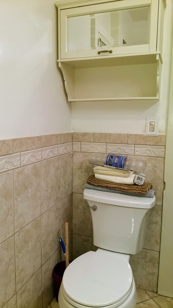 Building Photo - 3 Bedroom 1 Bath House with a Large Backya...