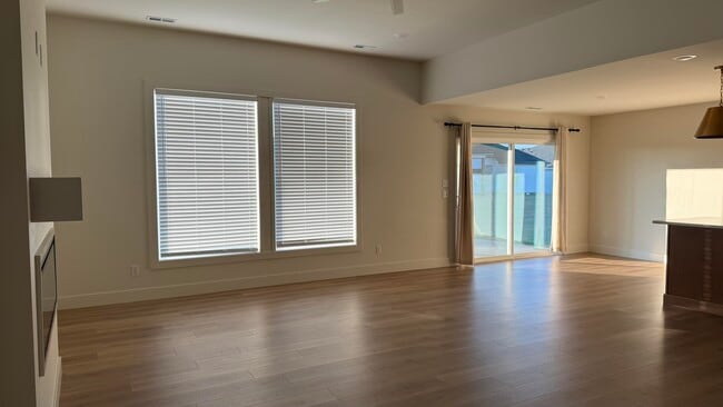 Building Photo - 5313 Makana Ln