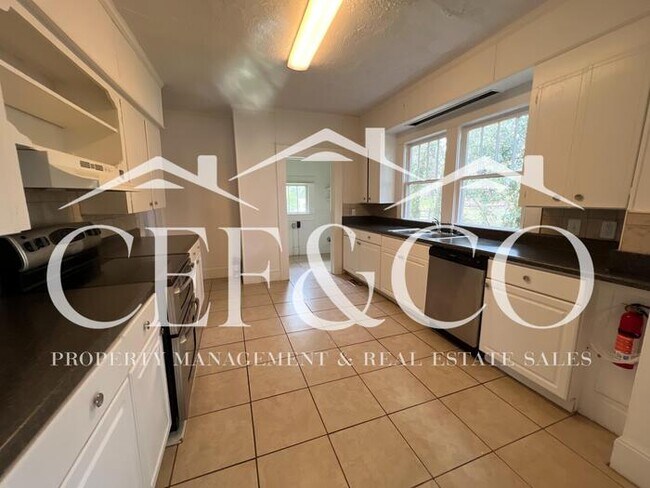 Building Photo - 2446 Wallace Ave