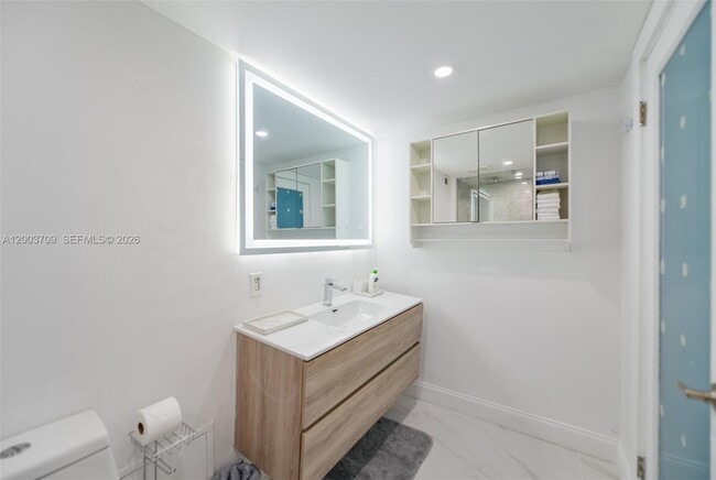 Building Photo - 2301 Collins Ave