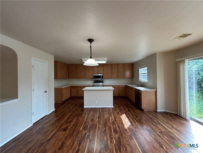 Building Photo - 424 Copper Hill Dr